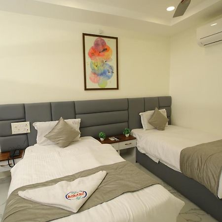 Radha Rani Residency Hotel Khammam Exterior photo